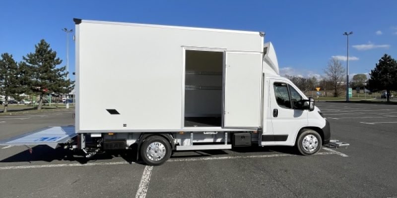 Pojemnościowy pojazd, mieszczący do 12 palet